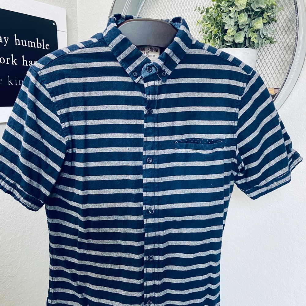 Men’s casual button down short sleeve